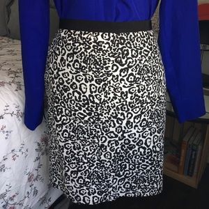 Ann Taylor Snow Leopard Print Pencil Skirt
